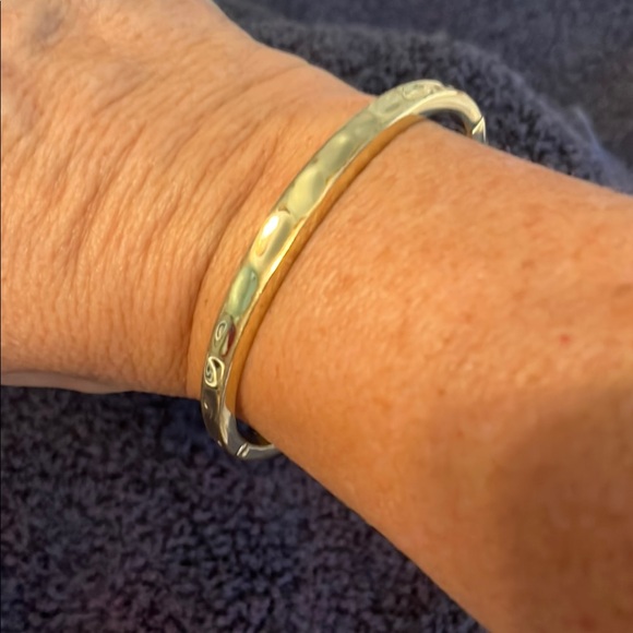Kendra Scott Gold Minimalist Bracelet - Picture 5 of 5